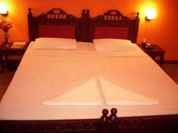 Hotel Charring Cross Ooty Luaran gambar